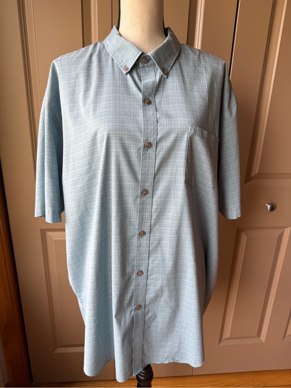 Van Heusen Light Blue Short-Sleeve Button-Down Shirt